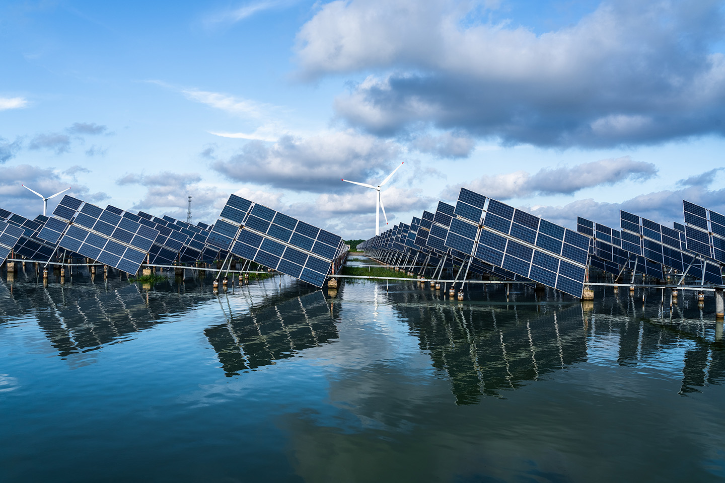 Nella UE eolico e solare generano più elettricità dei combustibili fossili